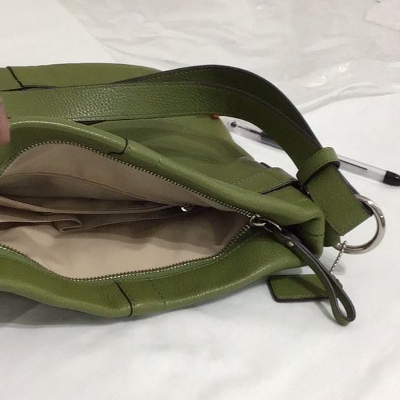 Coach Rare Green Leather Shoulder Crossbody Bag Good PreOwned Condition - Picture 13 of 13